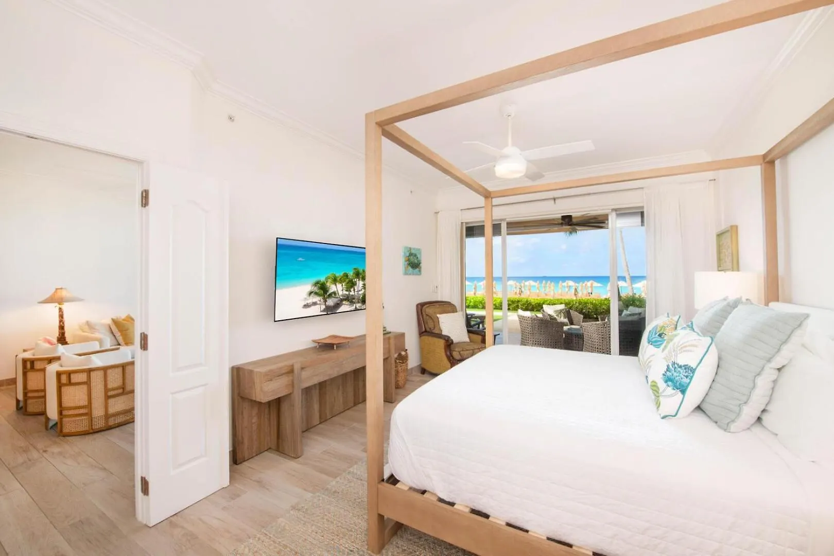 Apartment Beachcomber 04 George Town